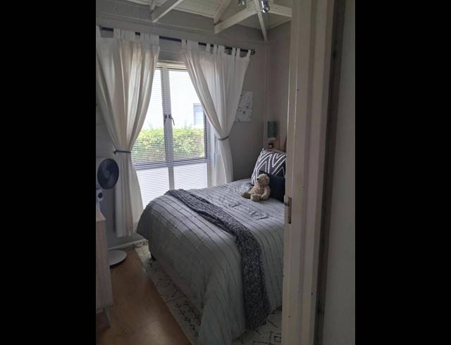 2 BEDROOM PROPERTY TO RENT IN VREDEHOEK